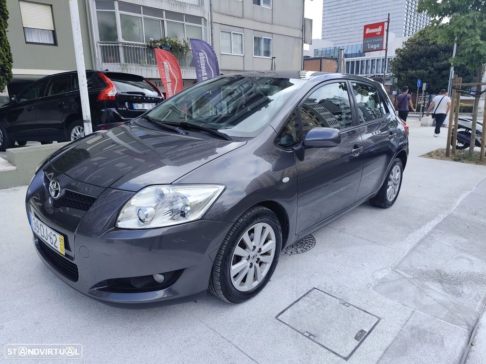 Toyota Auris 1.4 D-4D Sol - 1