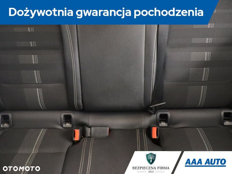 Mercedes-Benz CLA - 12