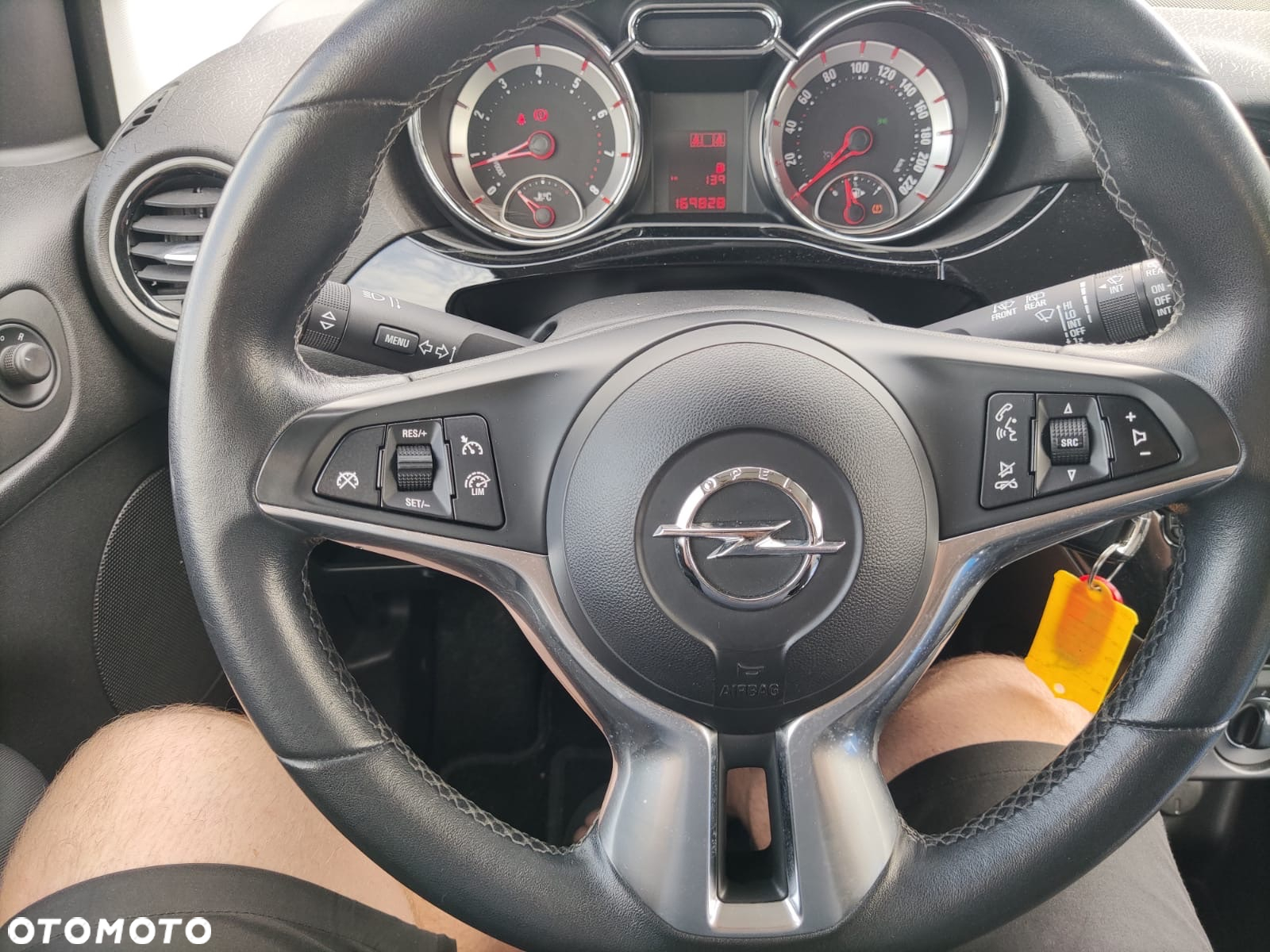 Opel Adam 1.2 - 18