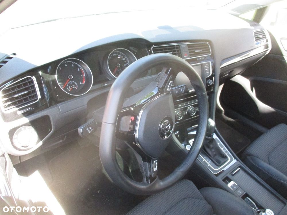 Volkswagen Golf - 9