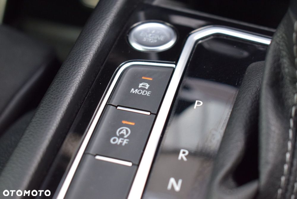Volkswagen Arteon 2.0 TDI Bi-Turbo SCR 4Mot R-Line DSG - 28