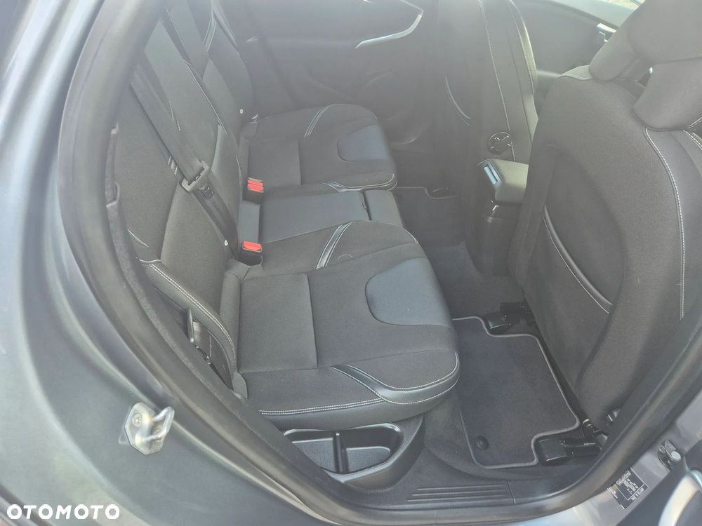 Volvo V40 D4 Summum - 12
