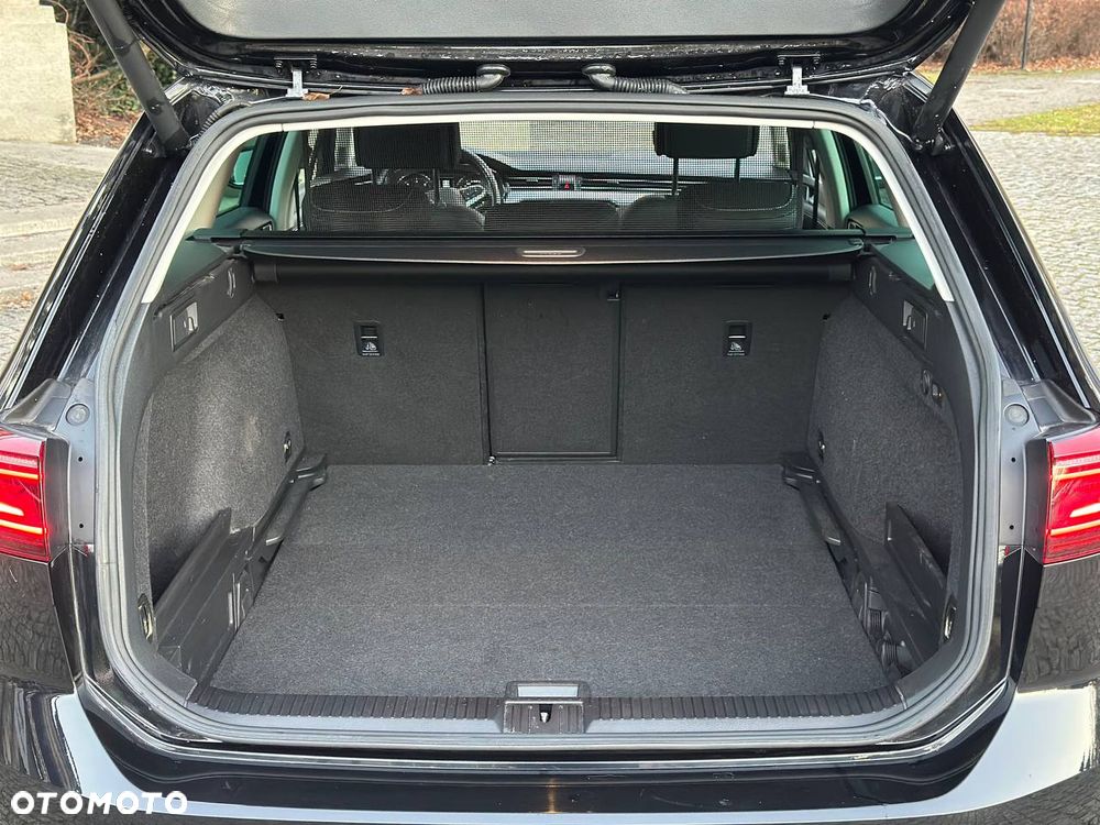 Volkswagen Passat 2.0 TDI SCR DSG Highline - 27