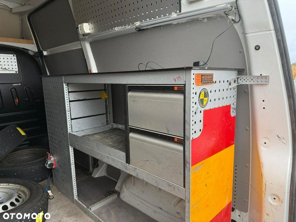 Volkswagen Transporter - 29