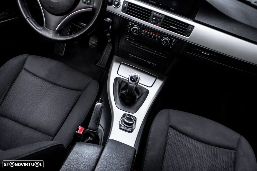 BMW 318 d DPF Touring - 30