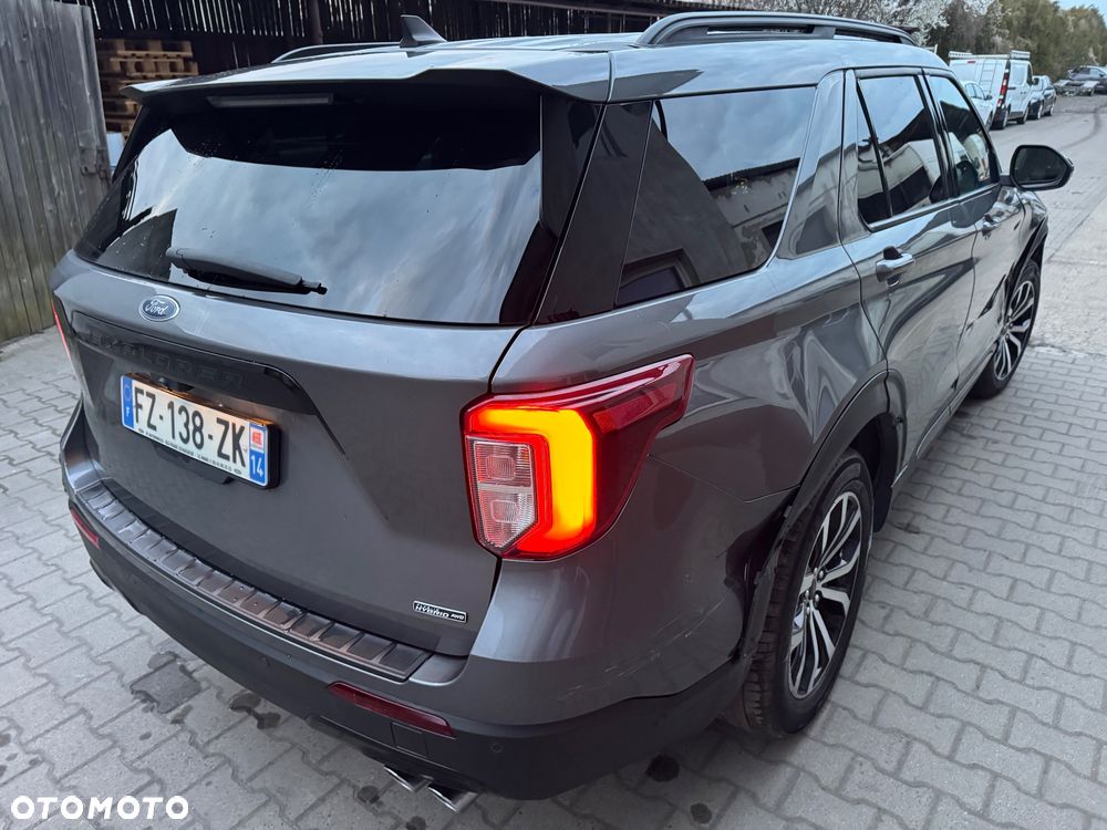 Ford Explorer - 37