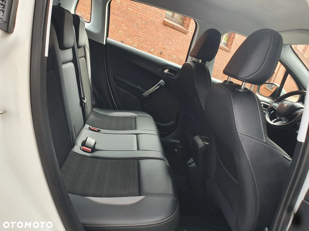 Peugeot 2008 PureTech 110 Stop&Start EAT6 Allure - 13