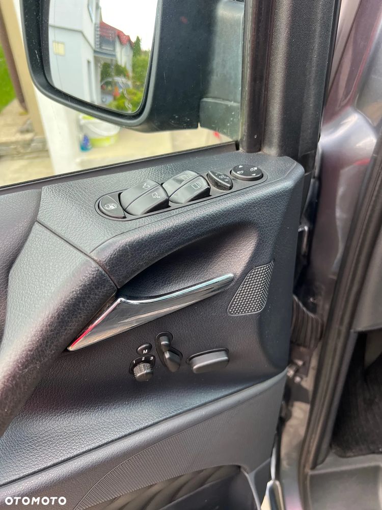 Mercedes-Benz Viano - 16