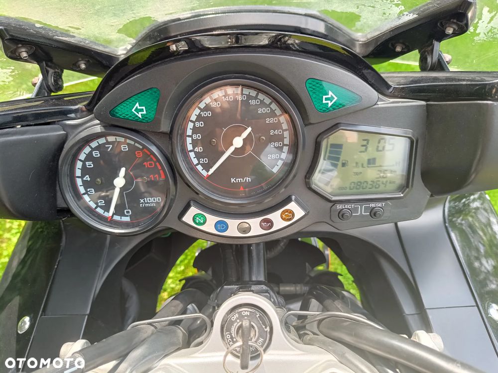 Yamaha FJR - 4