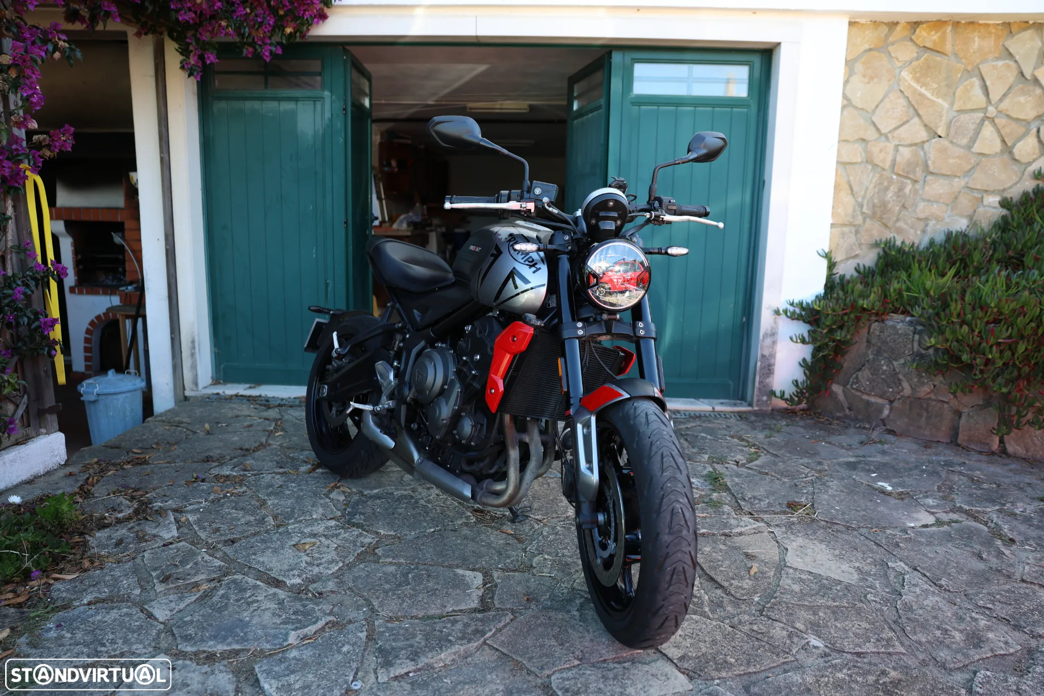 Triumph Trident - 2