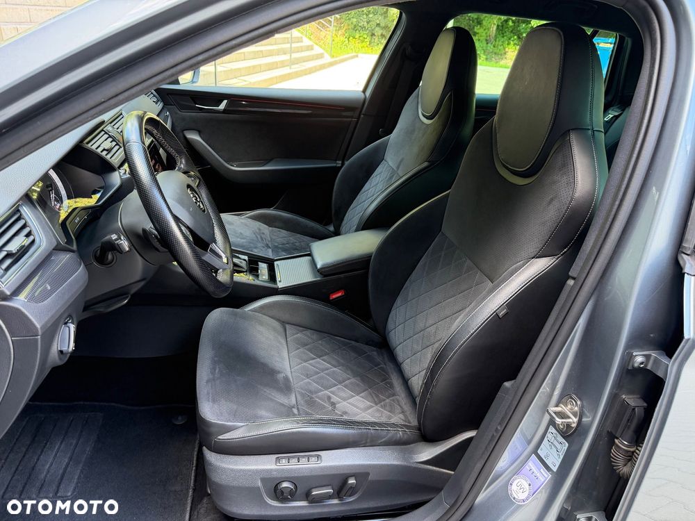 Skoda Superb 2.0 TDI DSG Sportline - 23