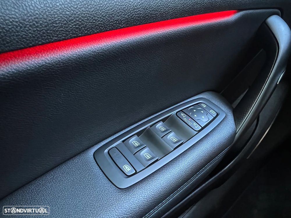 Renault Mégane 1.6 TCe GT EDC - 28