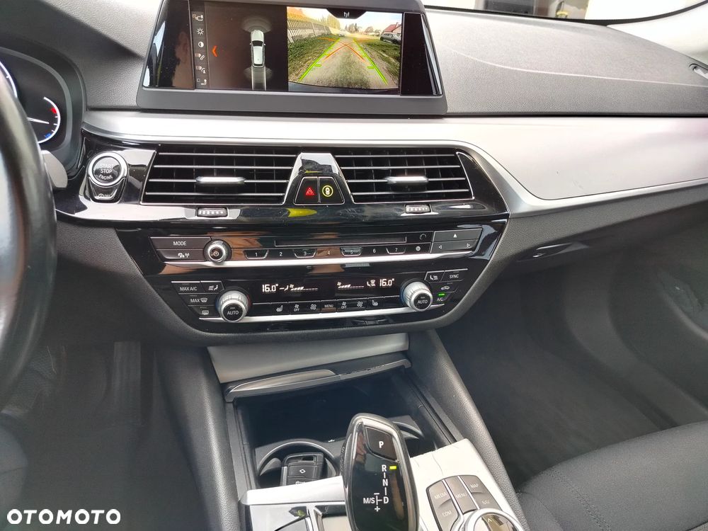 BMW Seria 5 520d xDrive Sport - 18
