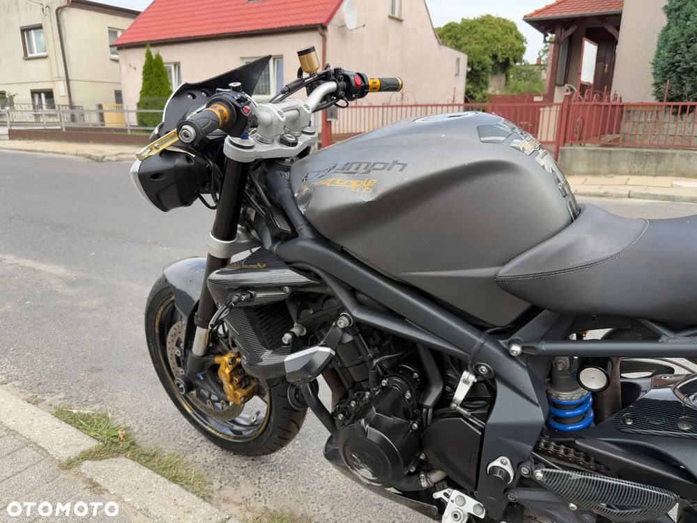 Triumph Street Triple - 18