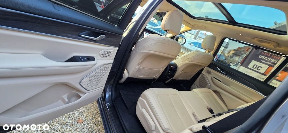 Jeep Grand Cherokee - 21