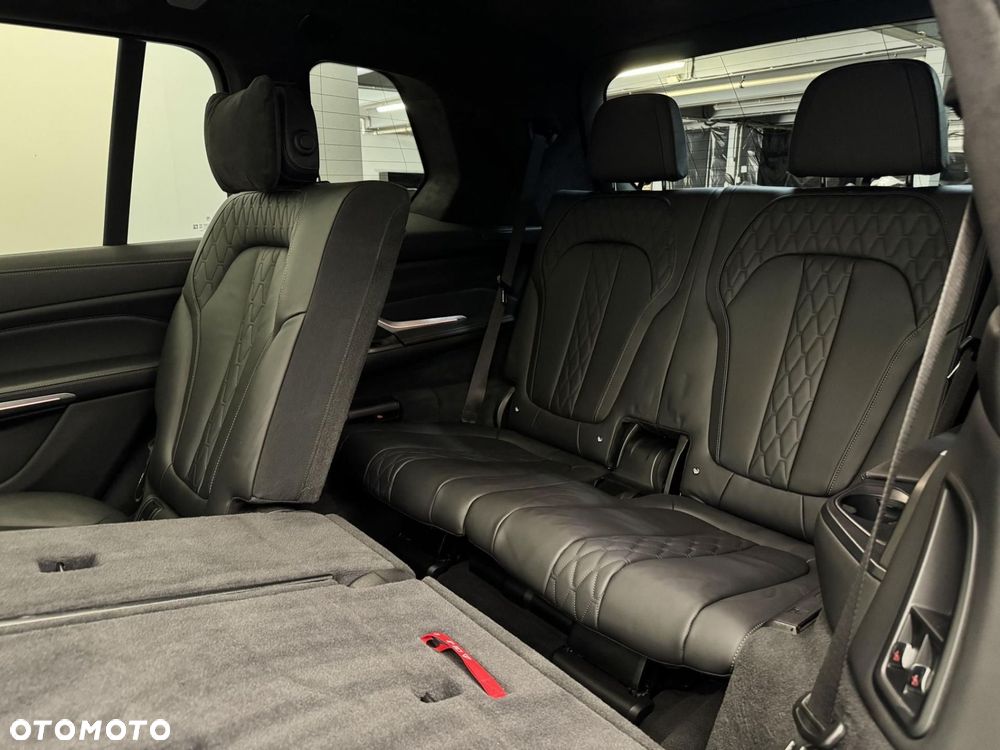 BMW X7 - 26