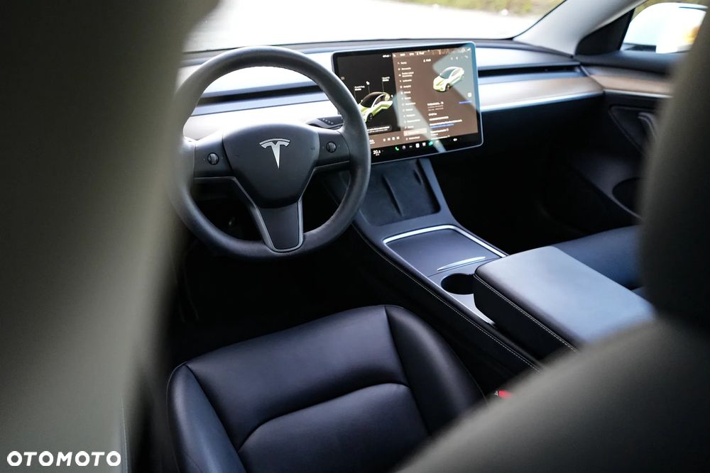 Tesla Model 3 - 13