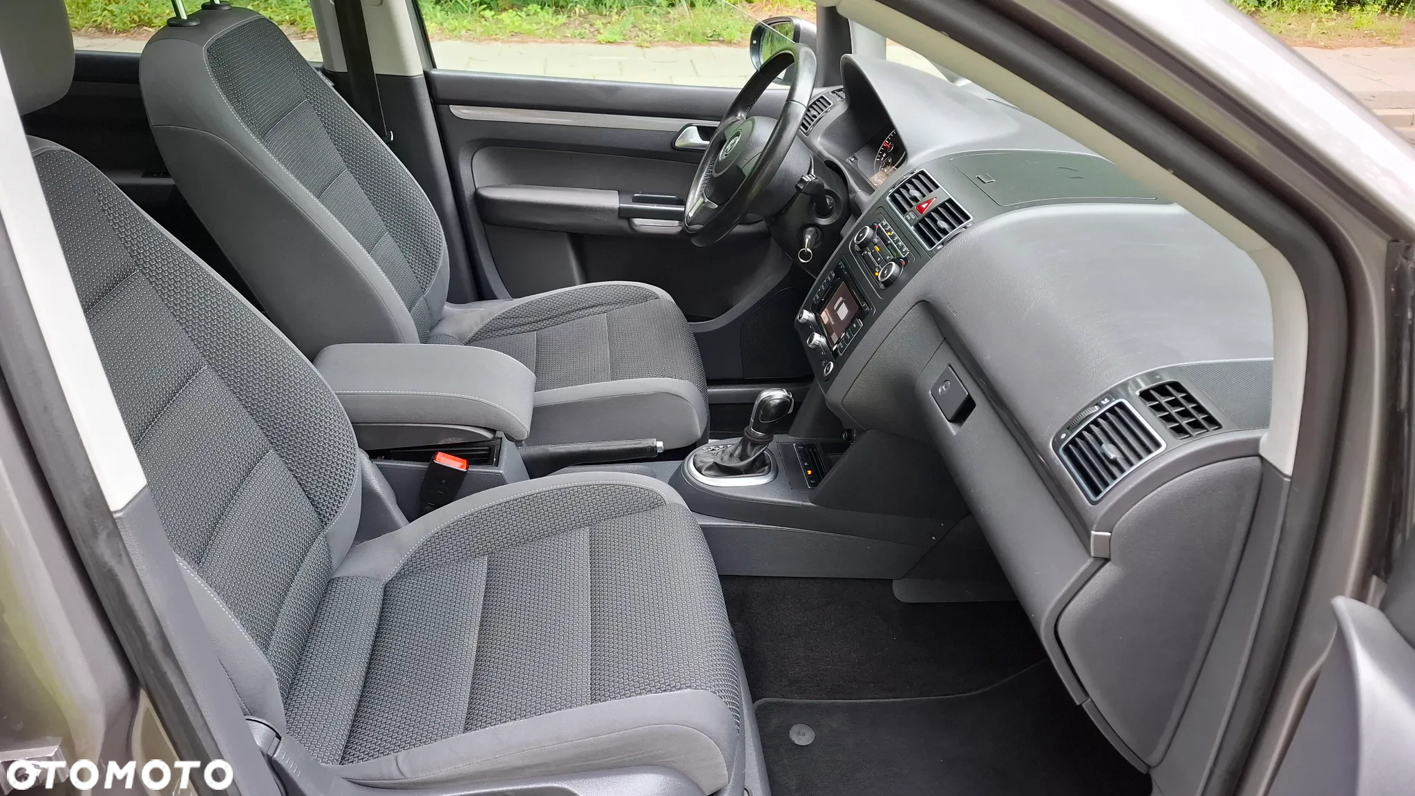 Volkswagen Touran 2.0 TDI DSG Highline - 15