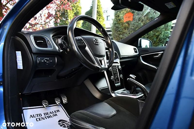 Volvo V40 D3 Drive-E SCR R-Design Momentum - 9