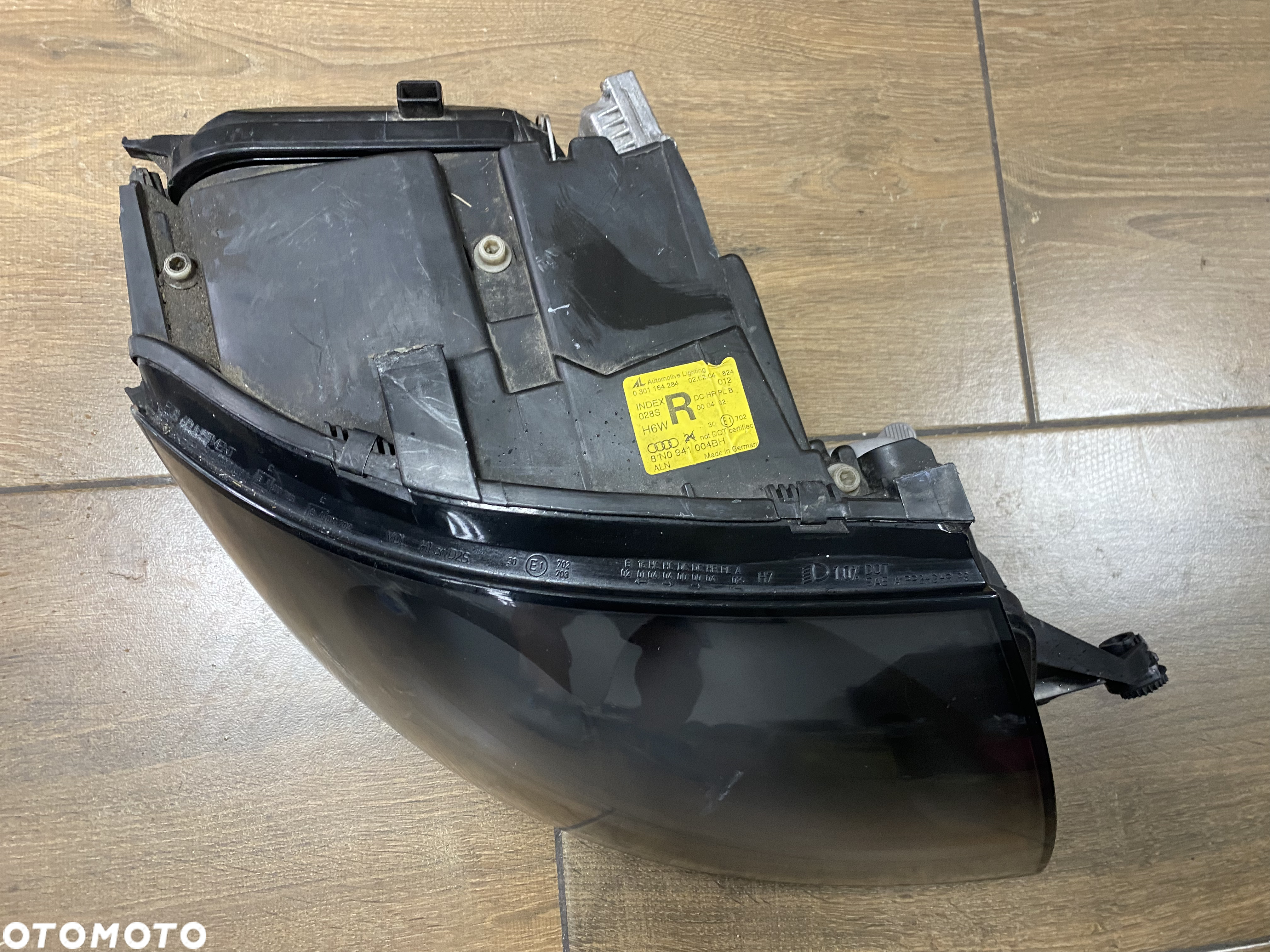 LAMPA REFLEKTOR PRAWY AUDI TT 8N 98-06 - 2
