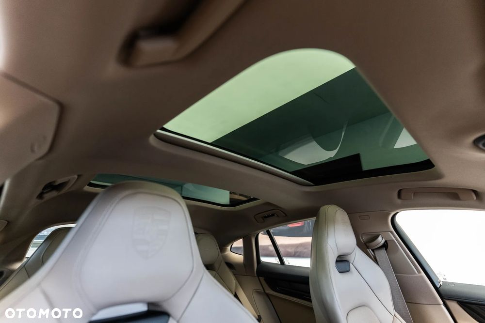 Porsche Panamera 4S E-Hybrid PHEV - 38