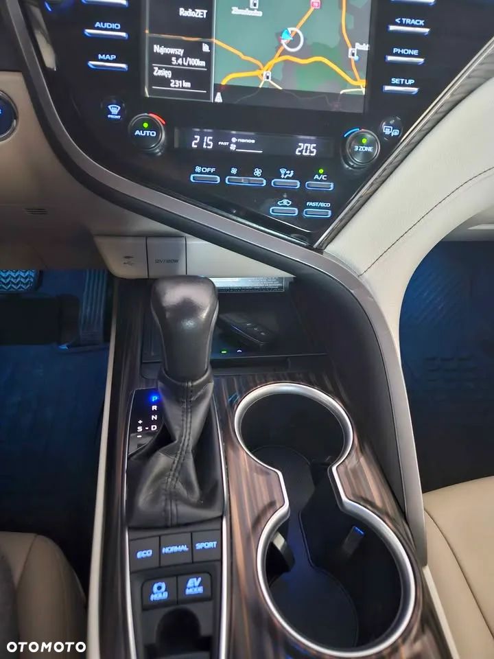 Toyota Camry 2.5 Hybrid Executive CVT - 3