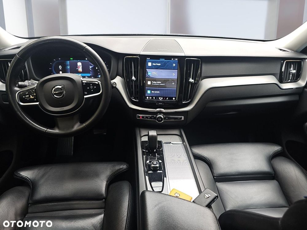 Volvo XC 60 B4 B Plus Dark - 11