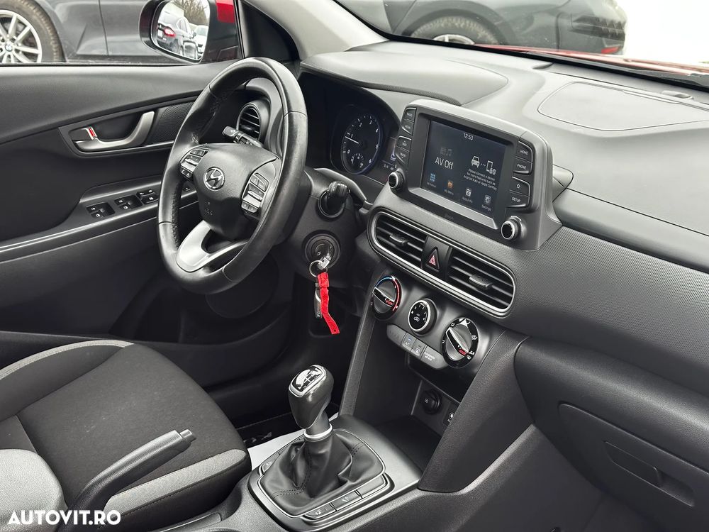 Hyundai KONA - 10