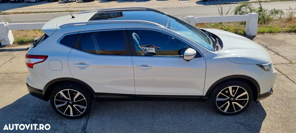Nissan Qashqai 1.6 DCI Xtronic TEKNA+ - 1