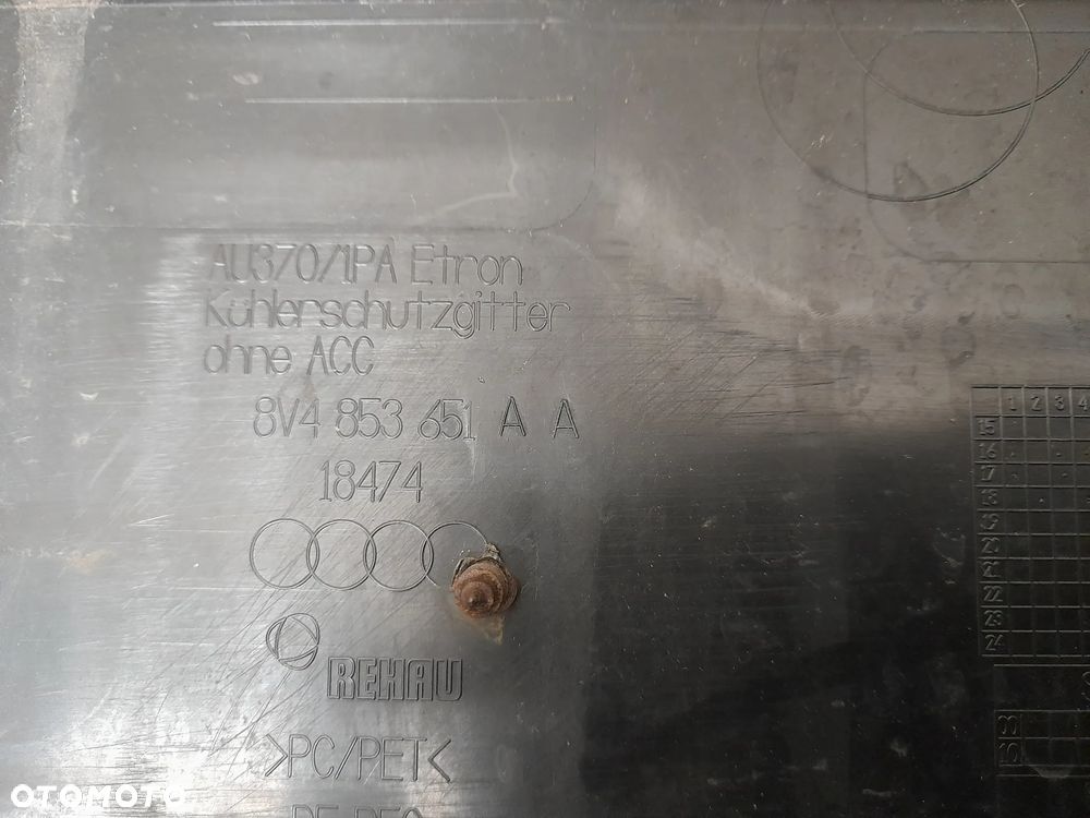 AUDI A3 E-TRON LIFT GRILL ATRAPA  RADAR 8V4853651AA - 11