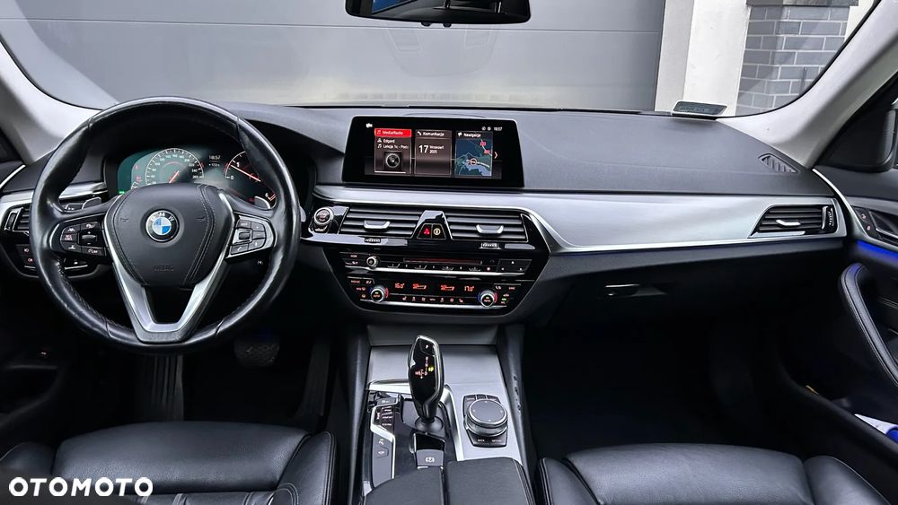 BMW Seria 5 530d xDrive - 17