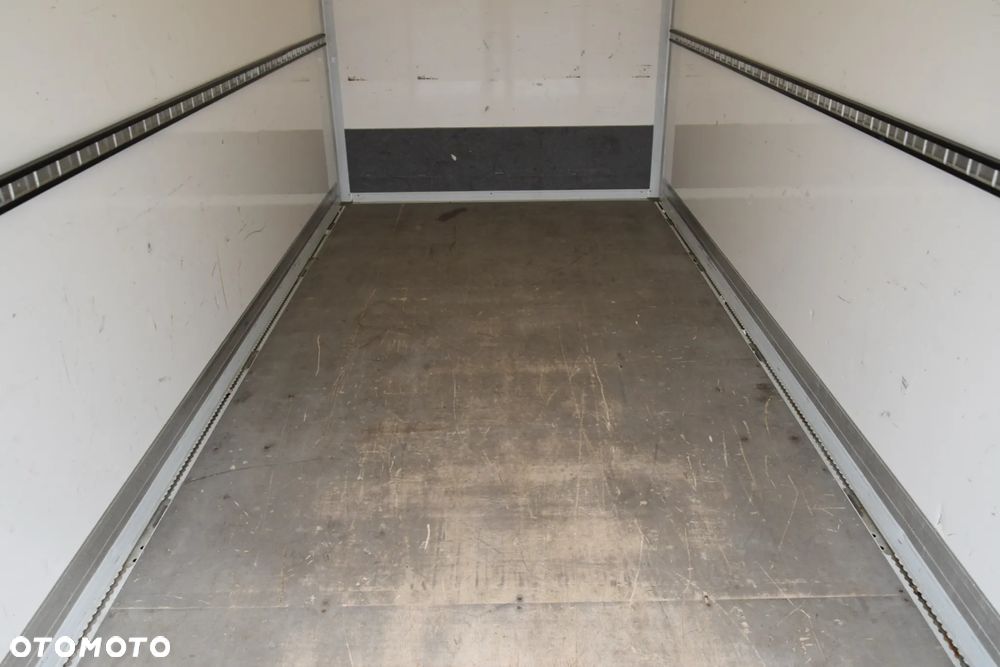 Iveco DAILY 35S14 / 2.3 - 140 KM / AUTIOMAT HI-MATIC / 3 OSOBY / DO 3,5 TONY / KONTENER / DOSTAWCZE / WINDA PALFINGER / KLIMA / TEMPOMAT / 2022 / SERWISOWANY / SPROWADZONY Z NIEMIEC - 19