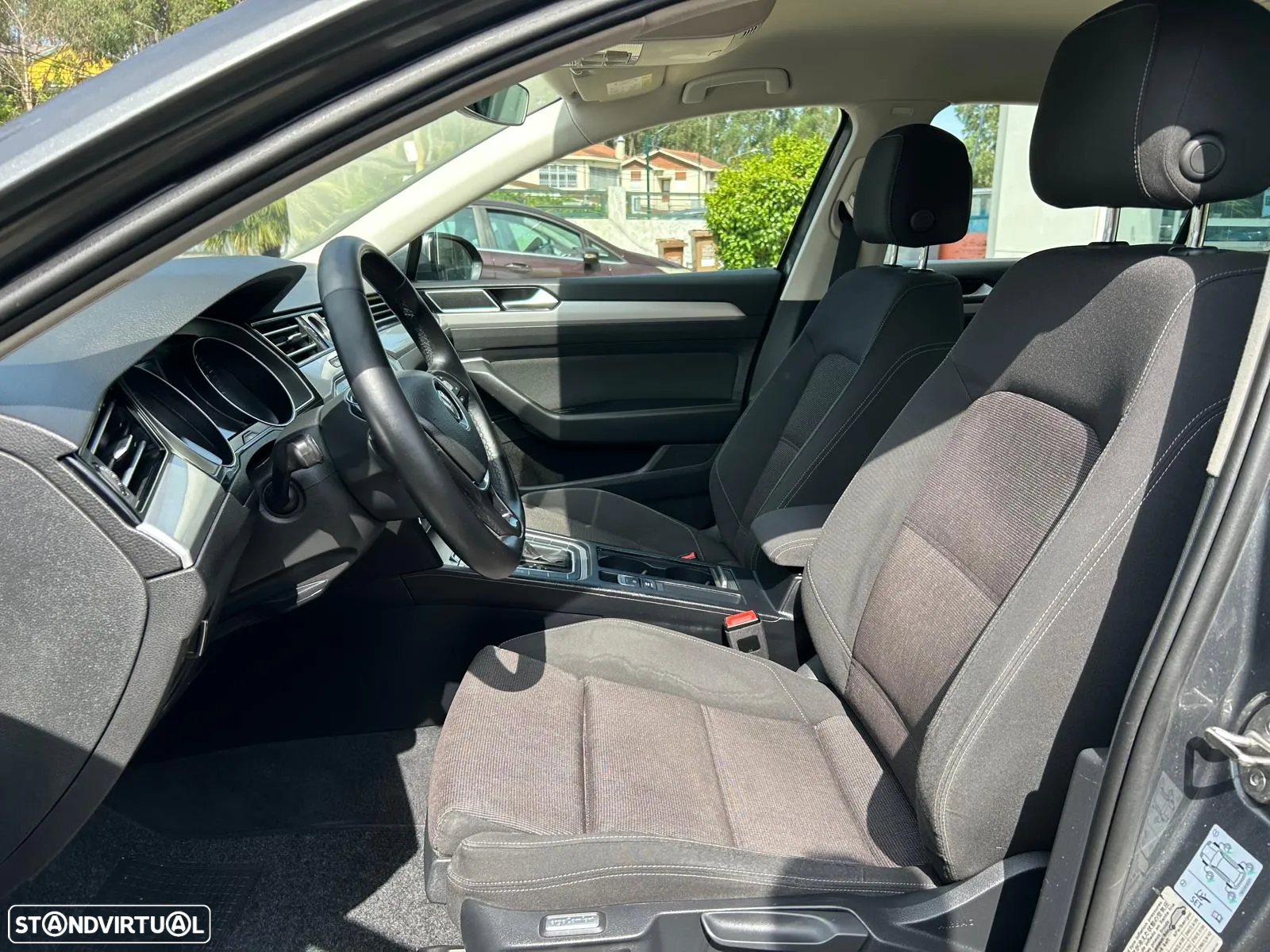VW Passat 1.6 TDI Confortline DSG - 12