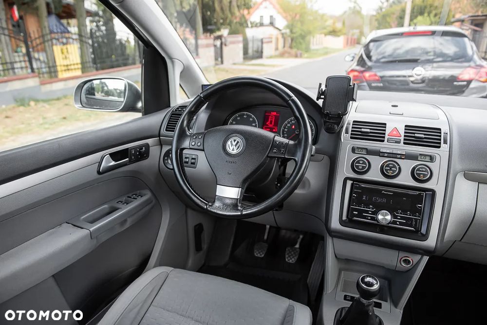 Volkswagen Touran 1.4 TSI Freestyle - 23