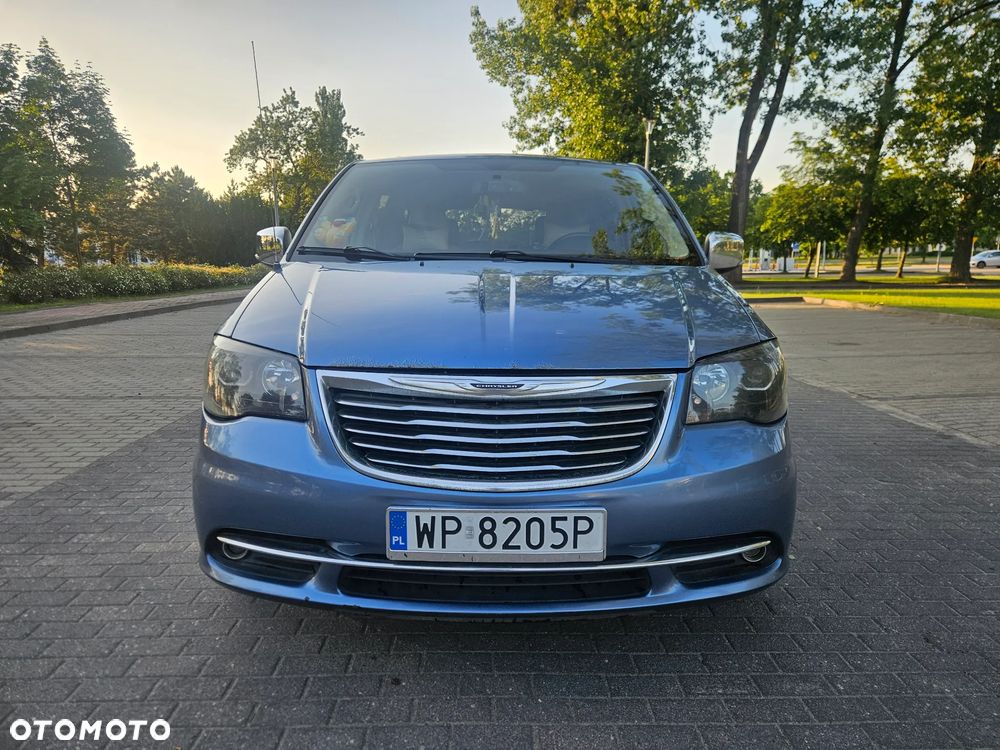 Chrysler Town & Country 3.6 Limited - 8