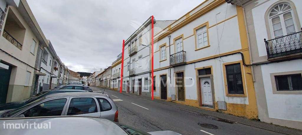 Moradia com 5 Frações Independentes - Grande imagem: 2/32