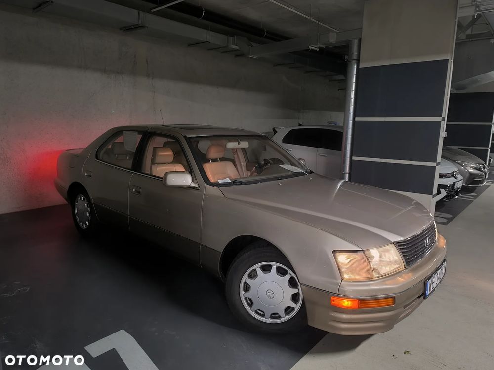 Lexus LS - 25
