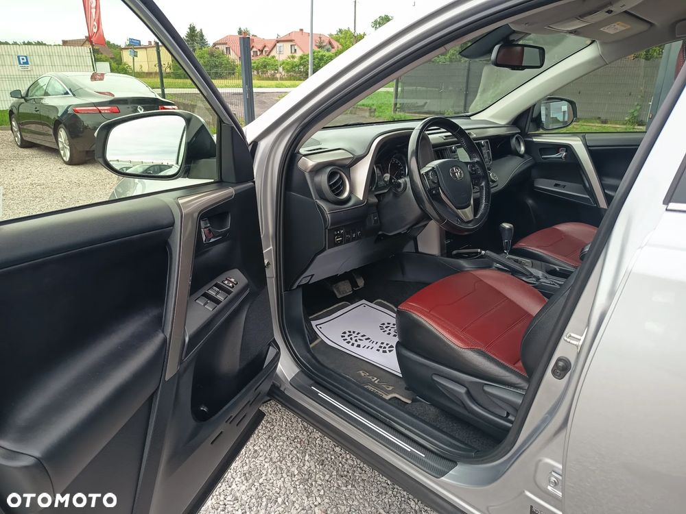 Toyota RAV4 Hybrid Premium 4x2 - 19
