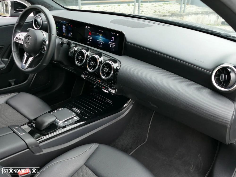 Mercedes-Benz A 250 Style Plus Aut. - 24