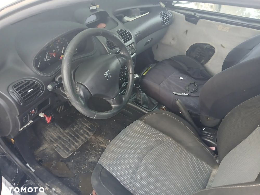 peugeot 206 CC fotel kanapa deska kokpit podsufitka boczek podłokietnik licznik panel - 2