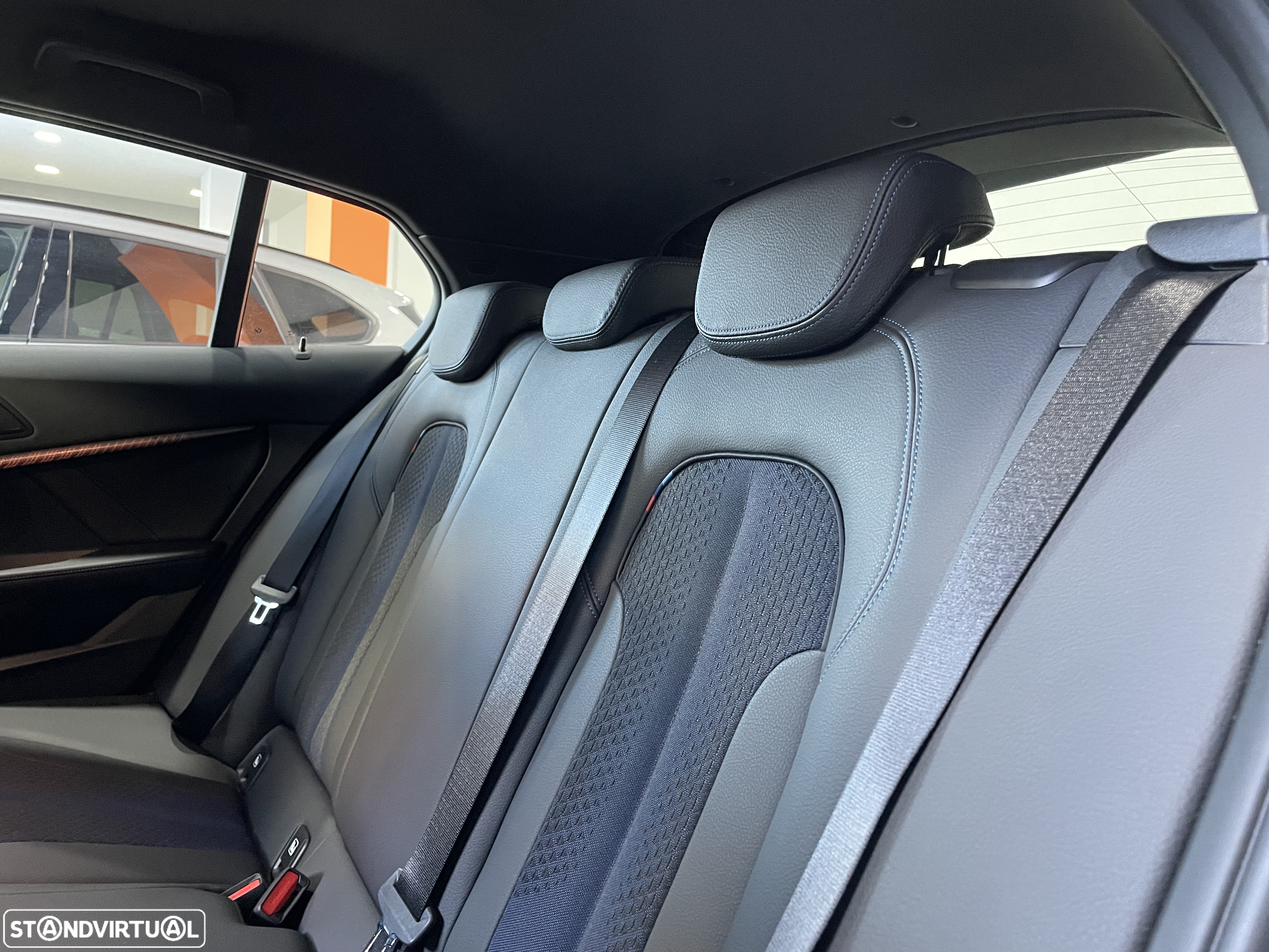 BMW 116 d Pack Desportivo M - 29