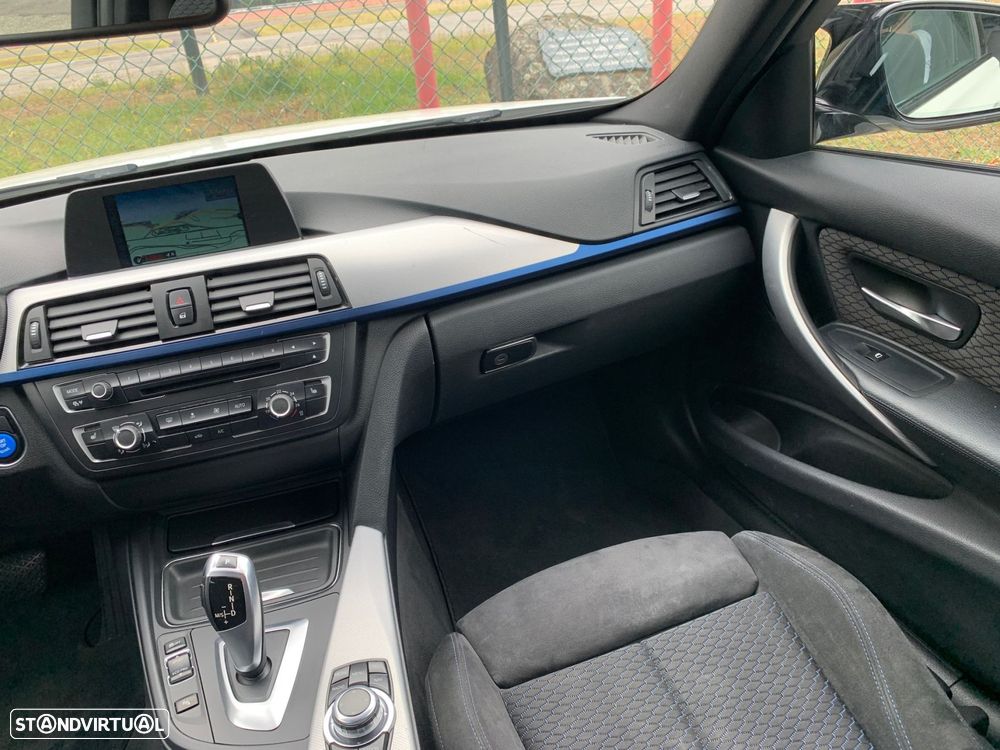 BMW 320 d Auto Pack M - 17