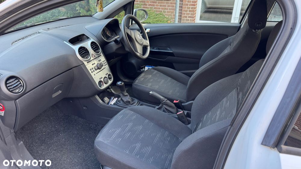 Opel Corsa - 8