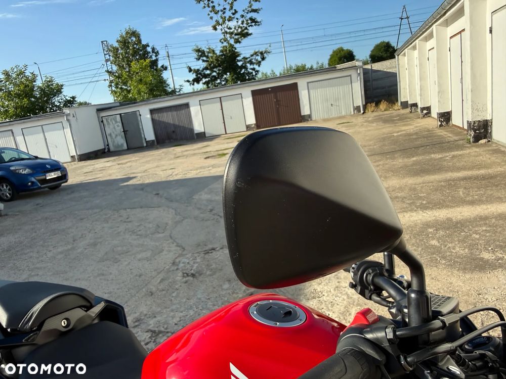 Honda CB - 12