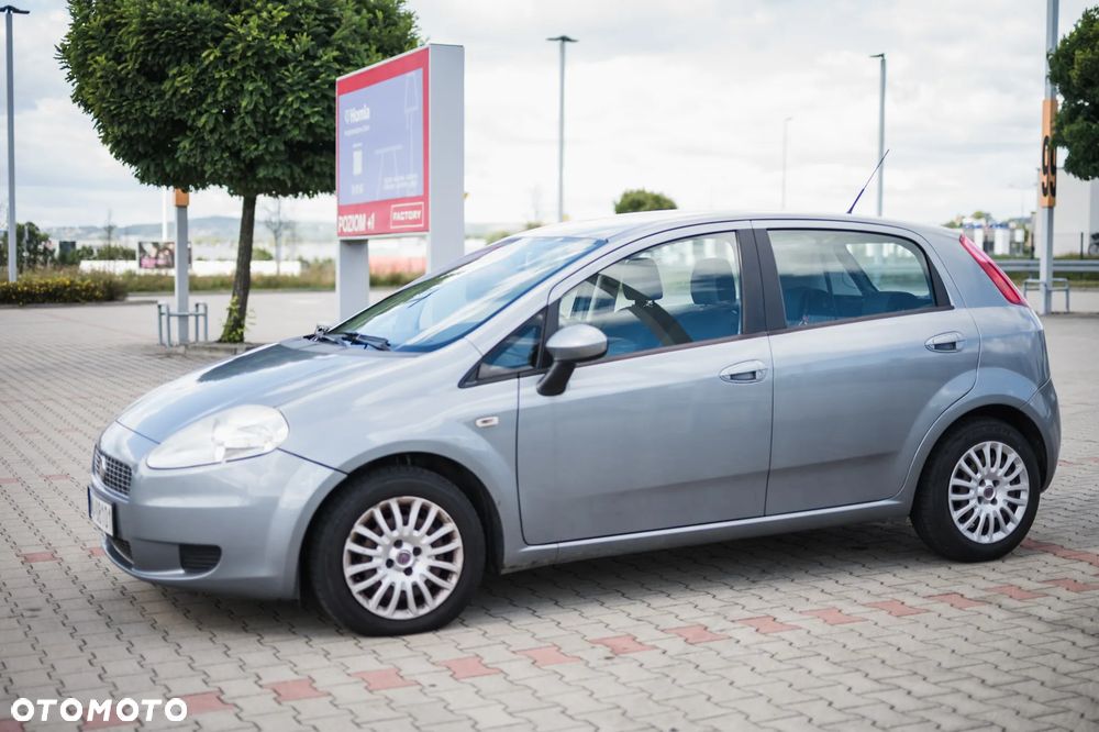 Fiat Grande Punto Actual 1.4 8V Estiva Blue&Me - 4