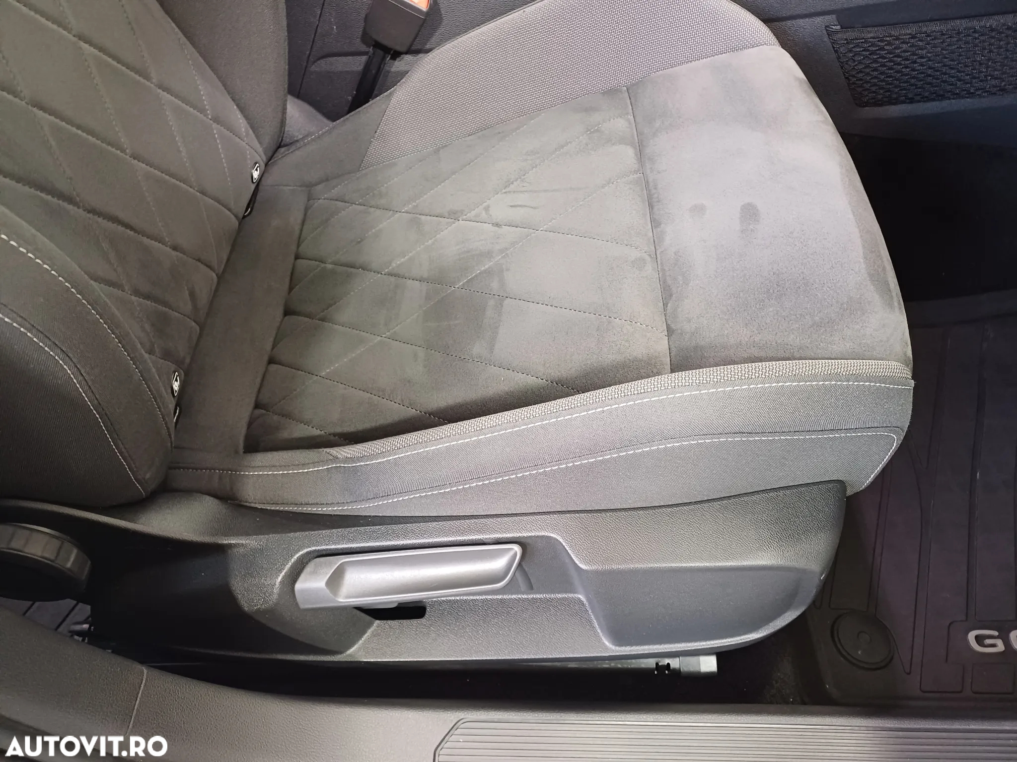 Volkswagen Golf 2.0 TDI DSG Style - 27