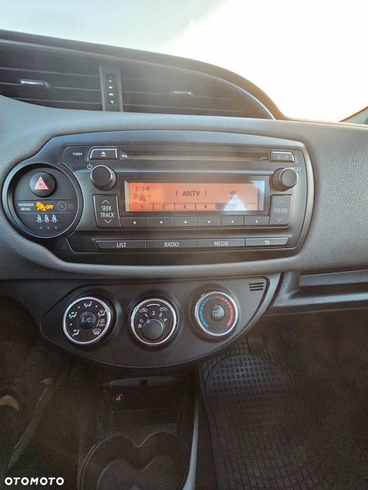 Toyota Yaris 1.0 Active EU6 - 9