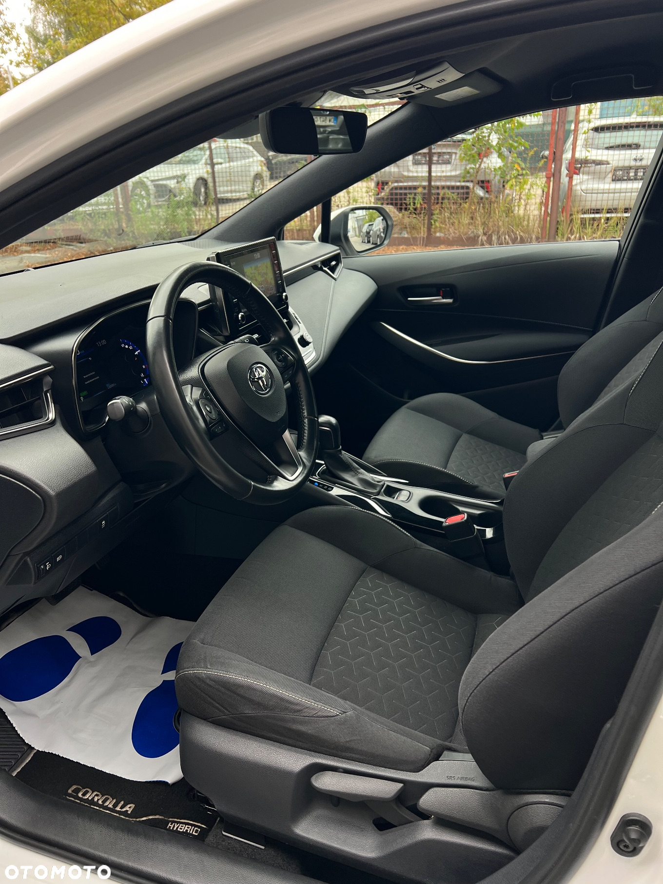 Toyota Corolla 1.8 Hybrid - 11