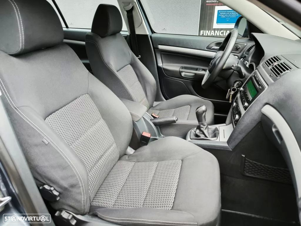 Skoda Octavia Break 1.6 TDi Sportline - 17