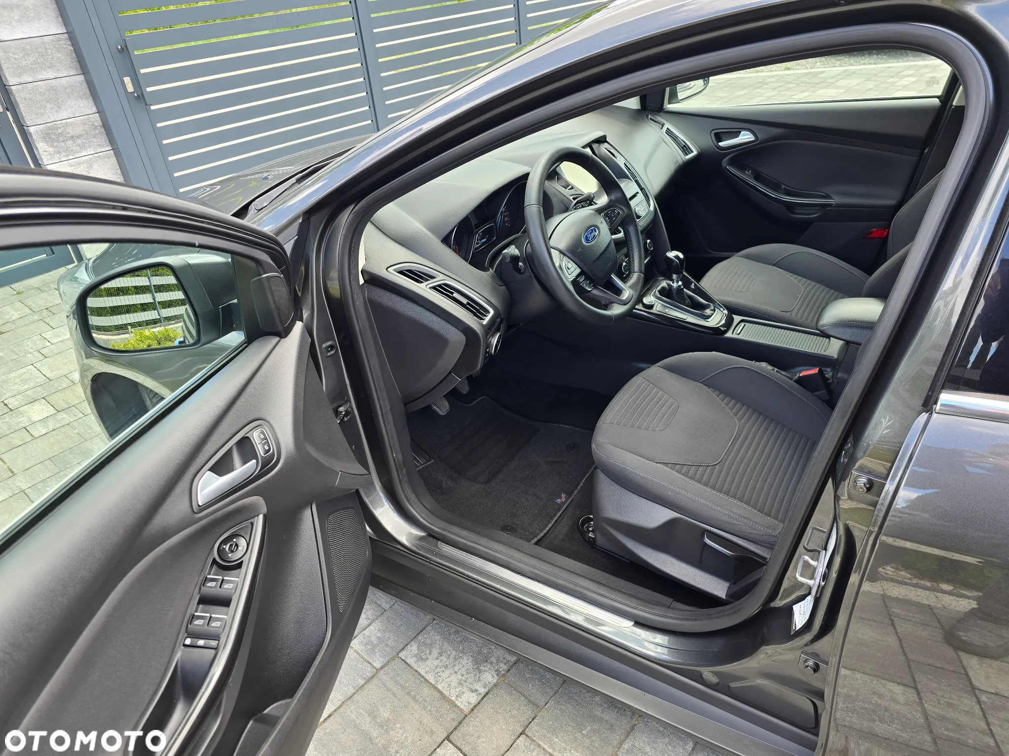 Ford Focus 1.0 EcoBoost Start-Stopp-System TITANIUM DESIGN - 11